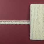 Panglica dantelata crem 2cm