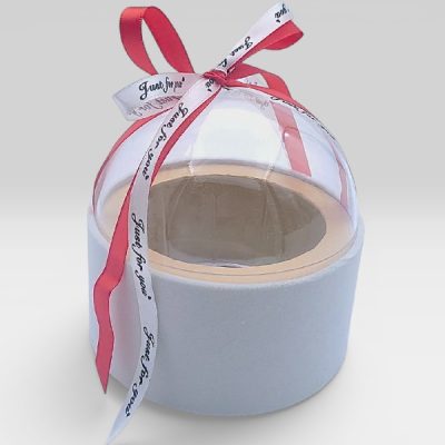 Cutie Catifea rotunda cu dom acrilic si funda satin, Ivory